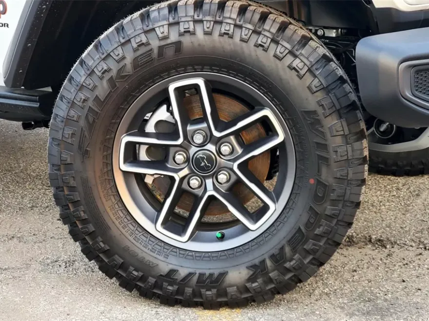 2025 Jeep Gladiator Mojave photo 1