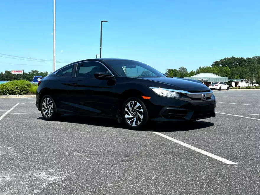 2016 Honda Civic photo 1