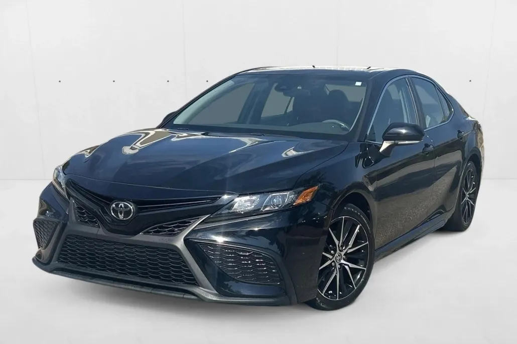 2021 Toyota Camry SE photo 1