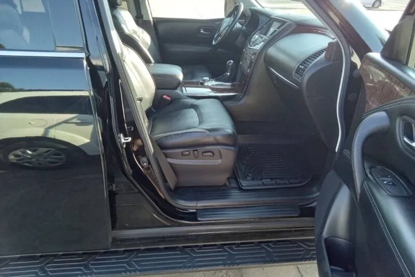 2020 Nissan Armada SV photo 1