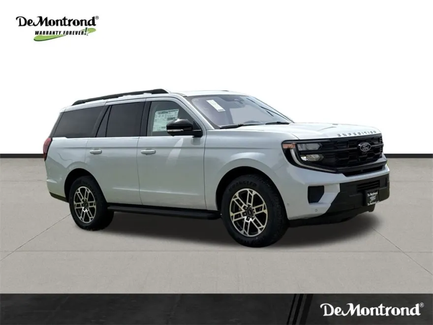2025 Ford Expedition photo 1