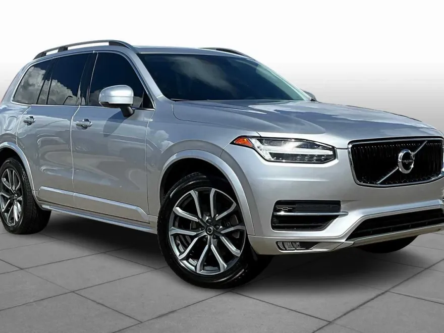 2019 Volvo XC90 Momentum photo 1