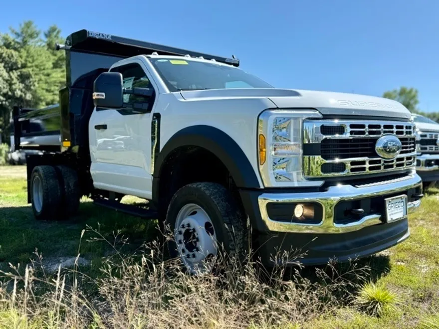 2025 Ford F-550 XL photo 1
