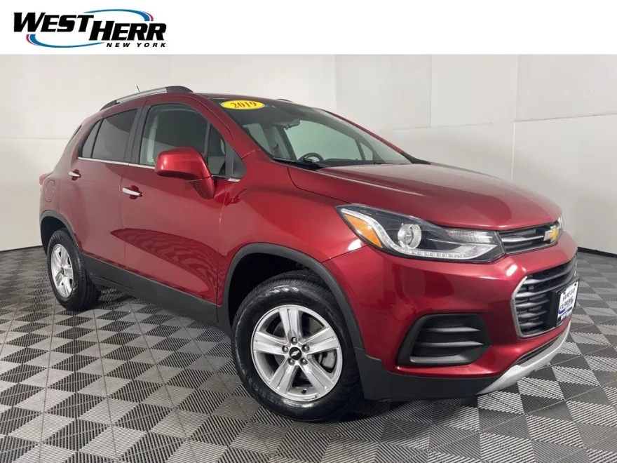 2019 Chevrolet Trax LT photo 1