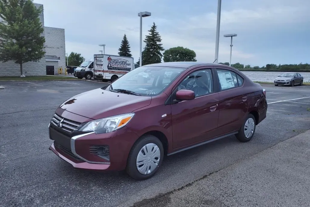 2024 Mitsubishi Mirage G4 ES photo 1