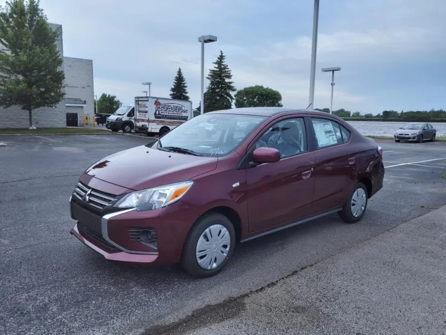 2024 Mitsubishi Mirage G4 ES photo 1