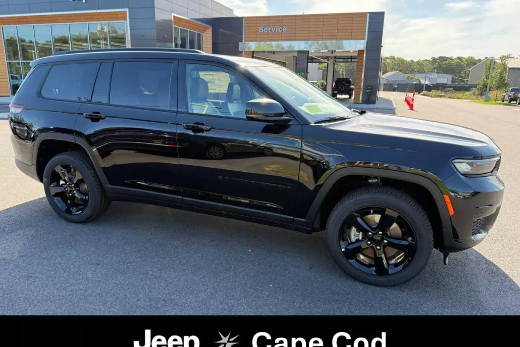 2025 Jeep Grand Cherokee Altitude photo 1