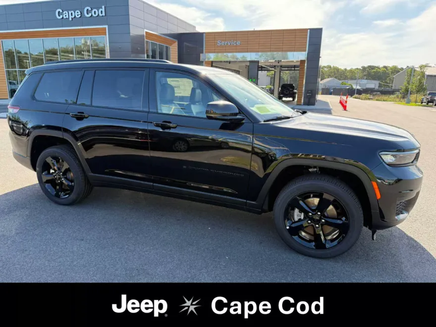 2025 Jeep Grand Cherokee Altitude photo 1