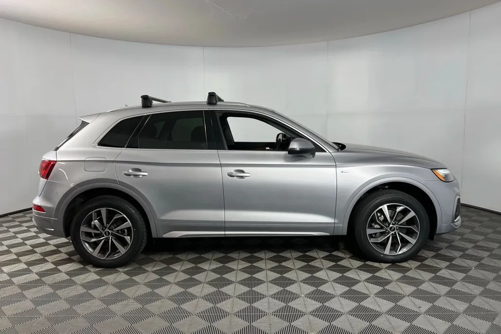 2022 Audi Q5 45 S line Premium photo 1