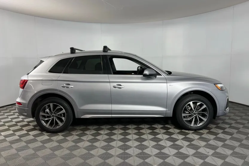 2022 Audi Q5 45 S line Premium photo 1