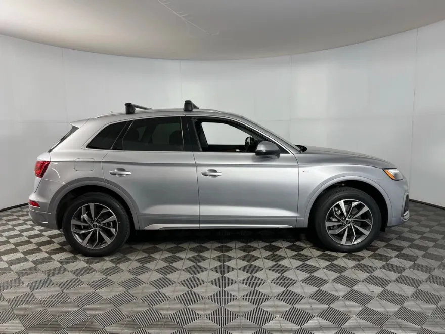 2022 Audi Q5 45 S line Premium photo 1