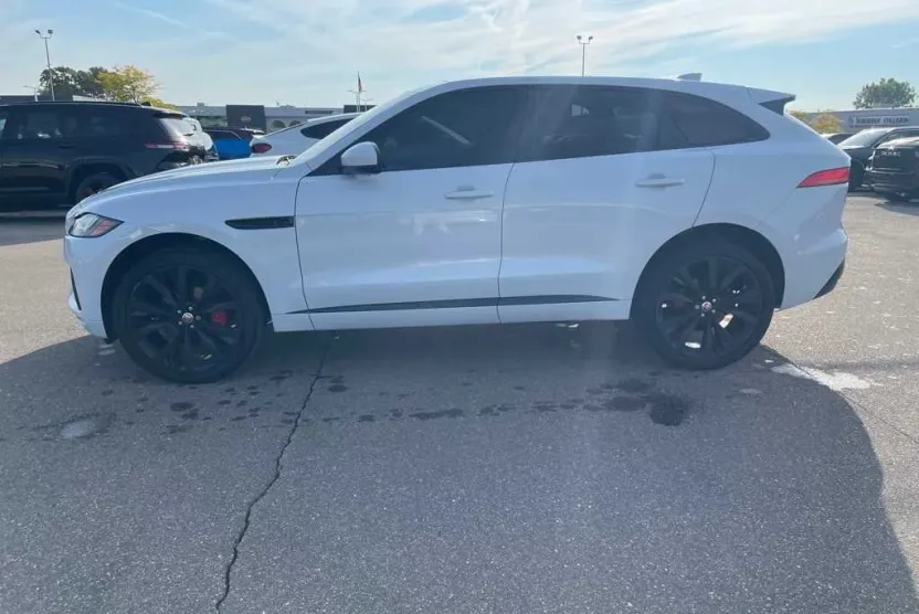 2018 Jaguar F-PACE S photo 1