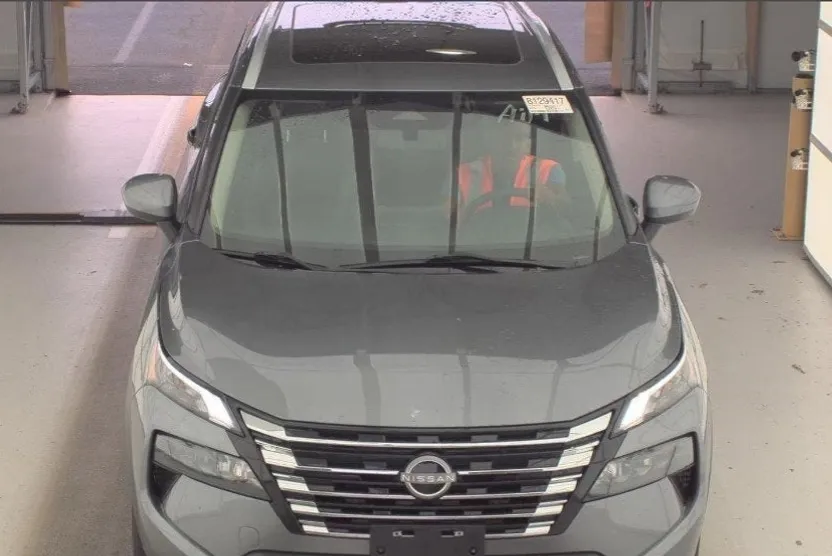 2024 Nissan Rogue SV photo 1