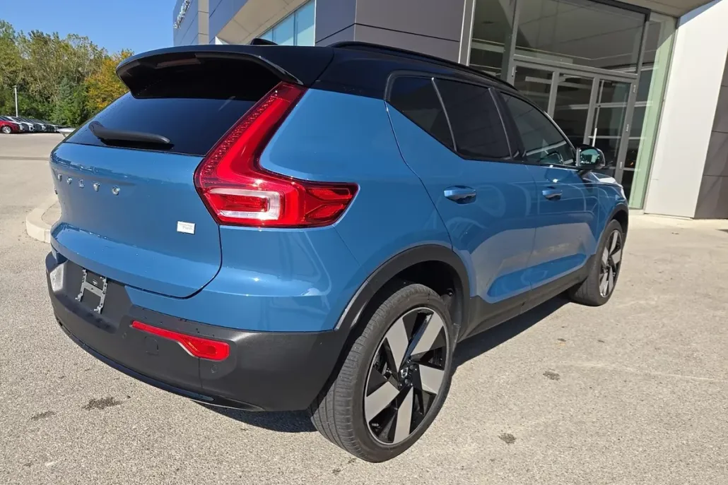 2023 Volvo XC40 Recharge Ultimate photo 1