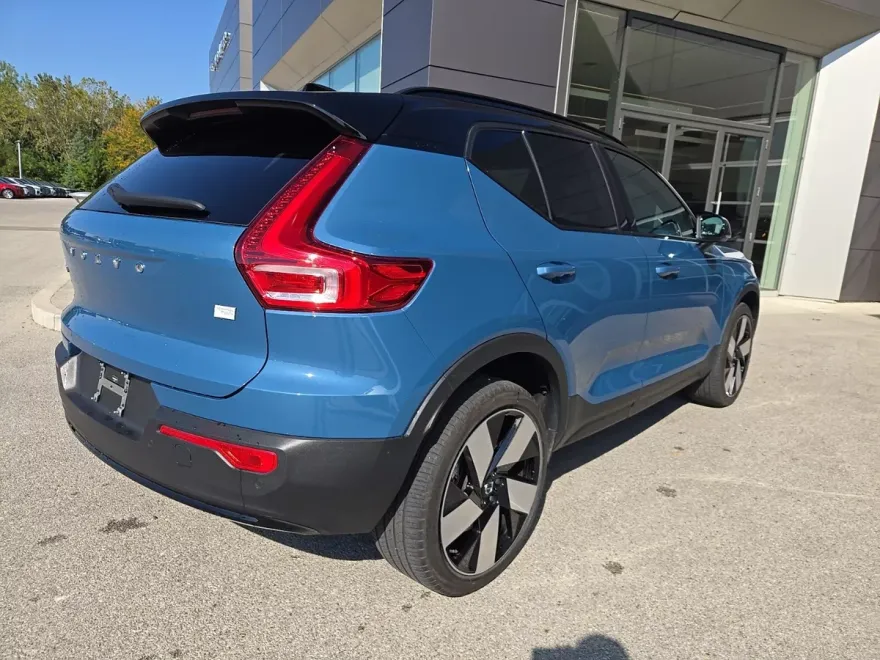 2023 Volvo XC40 Recharge Ultimate photo 1