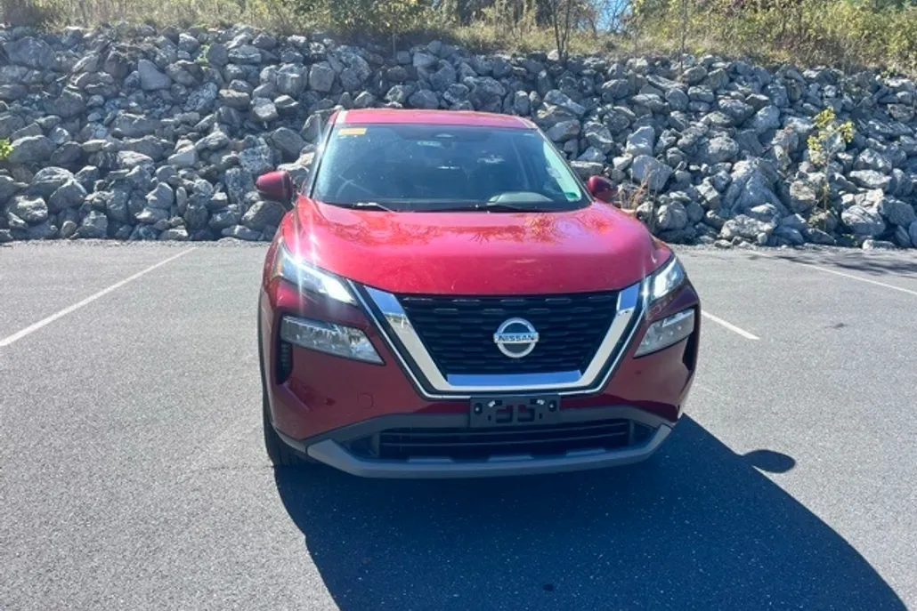 2021 Nissan Rogue SV photo 1