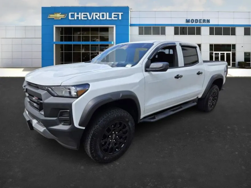 2025 Chevrolet Colorado Trail Boss photo 1