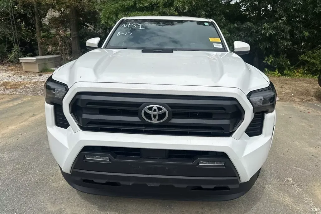 2024 Toyota Tacoma SR5 photo 1