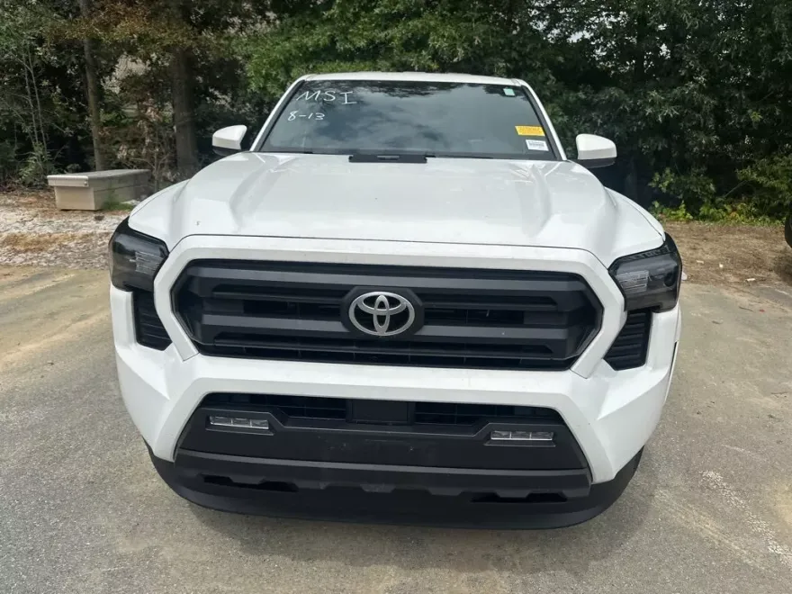 2024 Toyota Tacoma SR5 photo 1