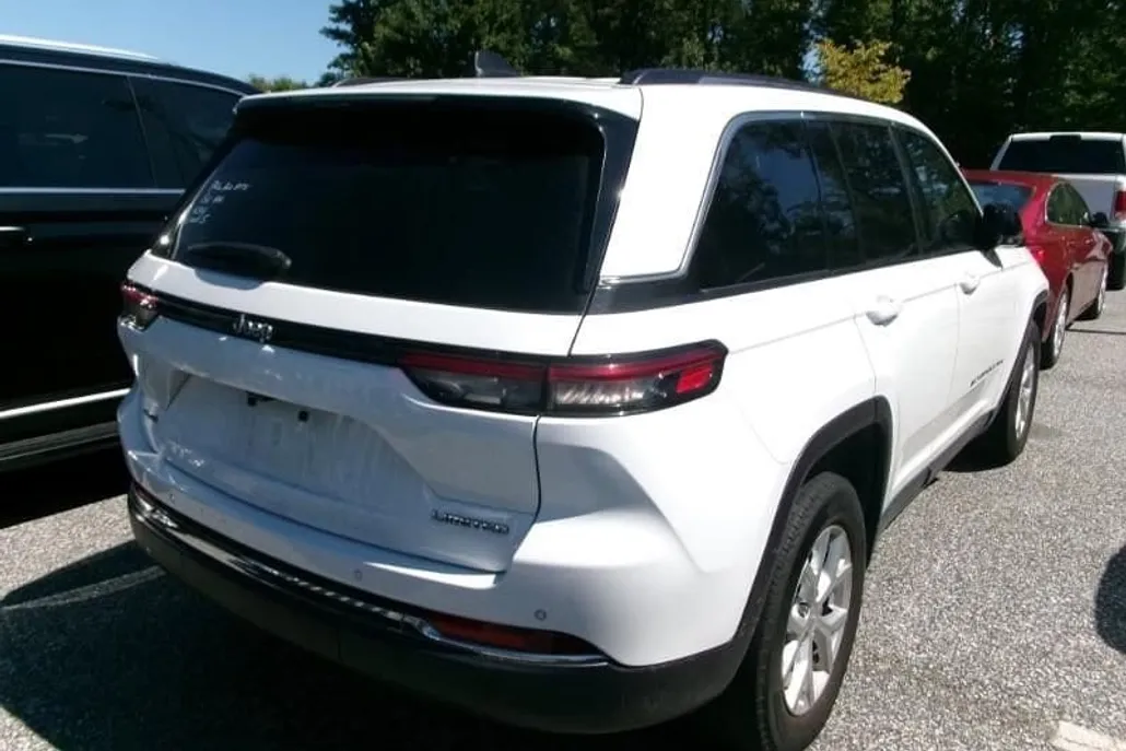 2024 Jeep Grand Cherokee Limited photo 1