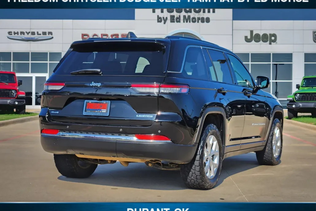 2023 Jeep Grand Cherokee Limited photo 1