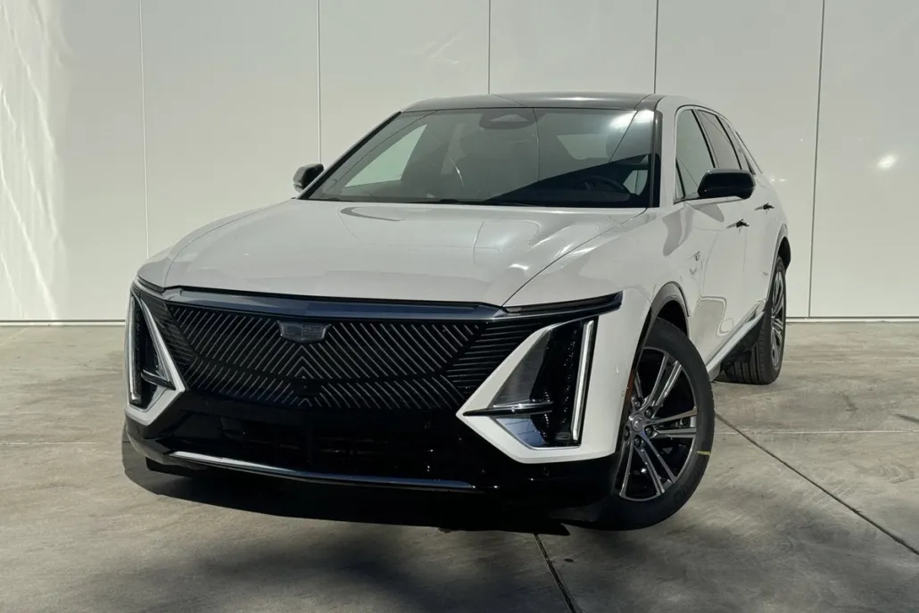 2025 Cadillac Lyriq Luxury photo 1