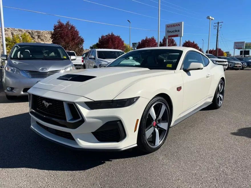 2025 Ford Mustang GT Premium photo 1
