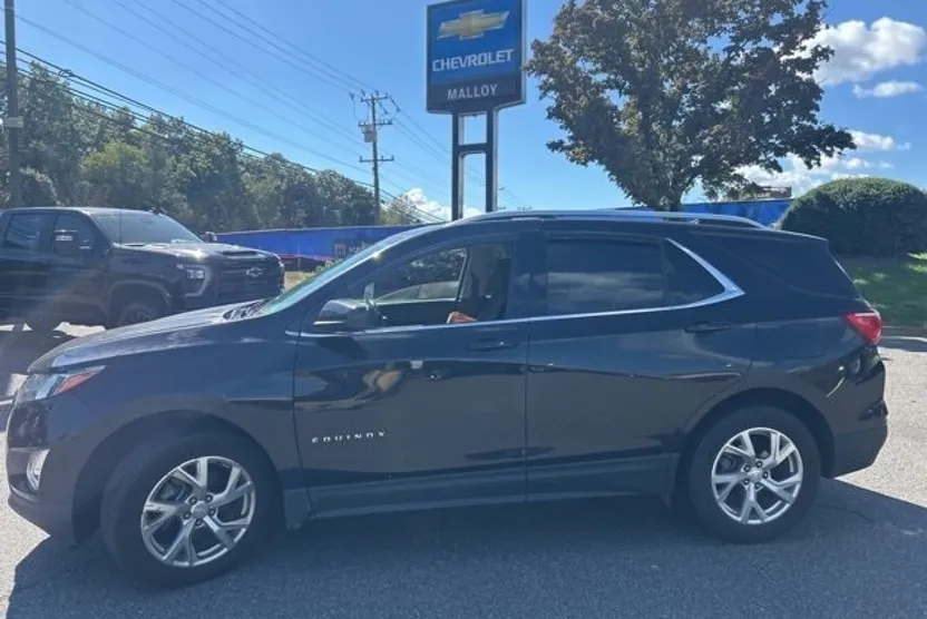 2020 Chevrolet Equinox LT photo 1