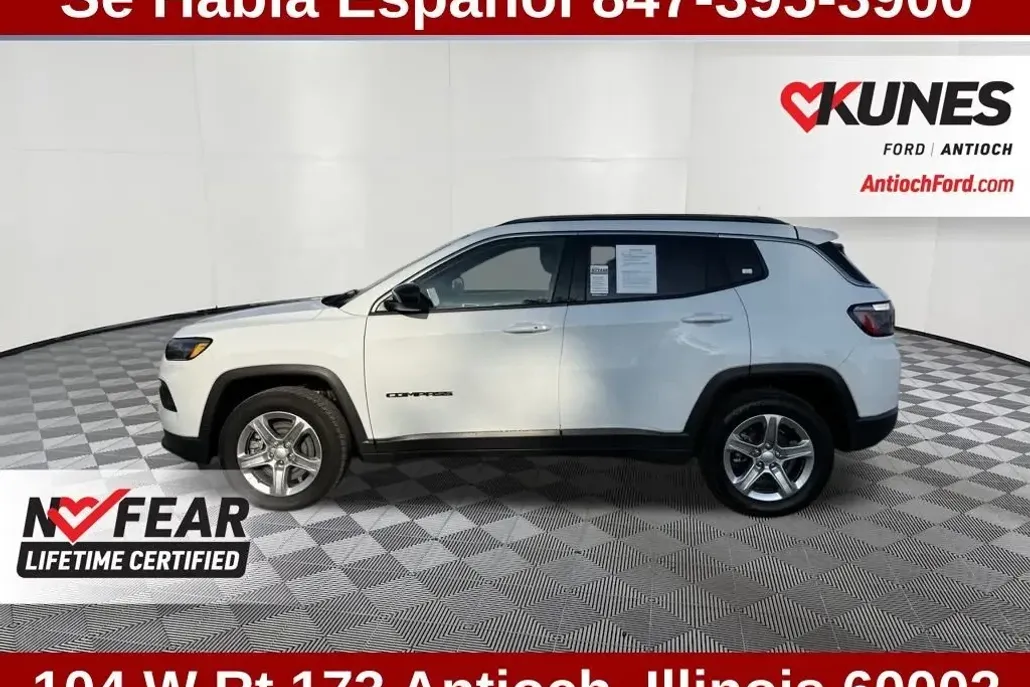 2024 Jeep Compass Latitude photo 1