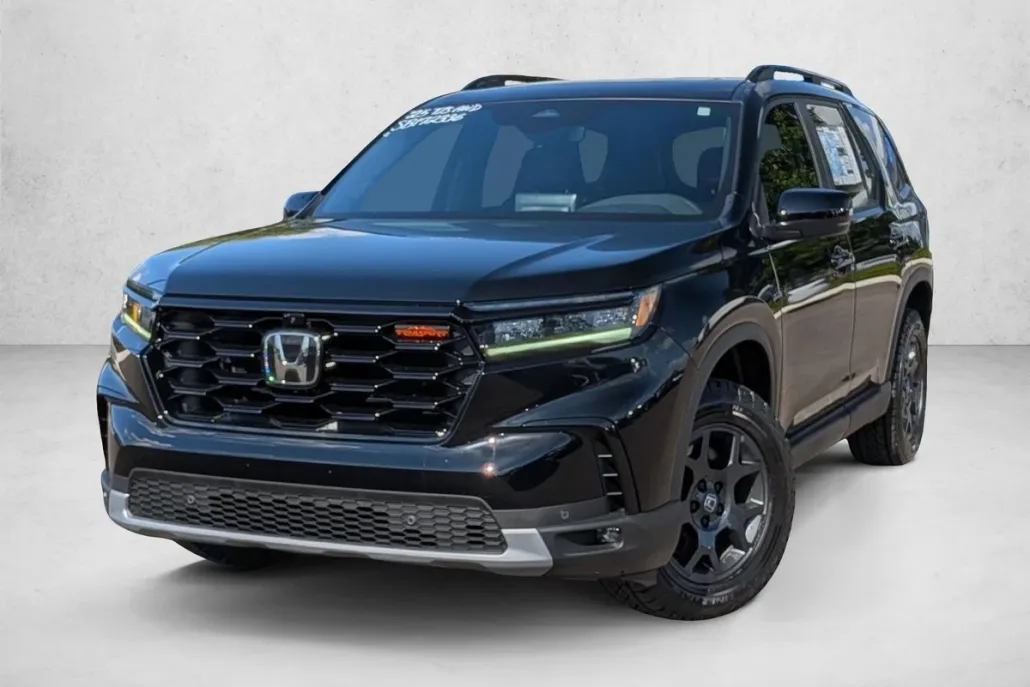 2025 Honda Pilot TrailSport photo 1