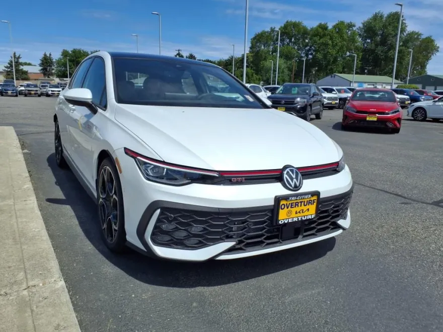 2025 Volkswagen Golf GTI Autobahn photo 1