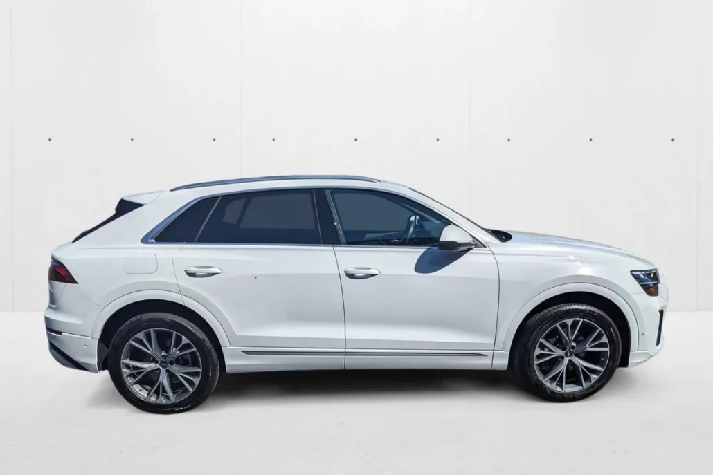 2025 Audi Q8 Premium Plus photo 1