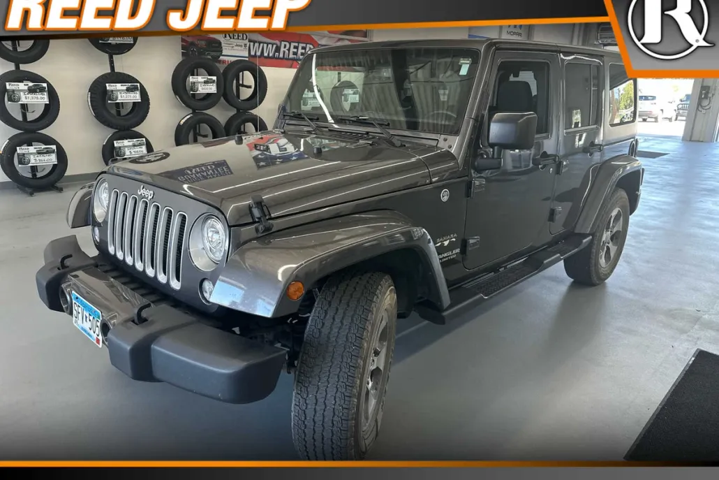 2017 Jeep Wrangler Unlimited Sahara photo 1
