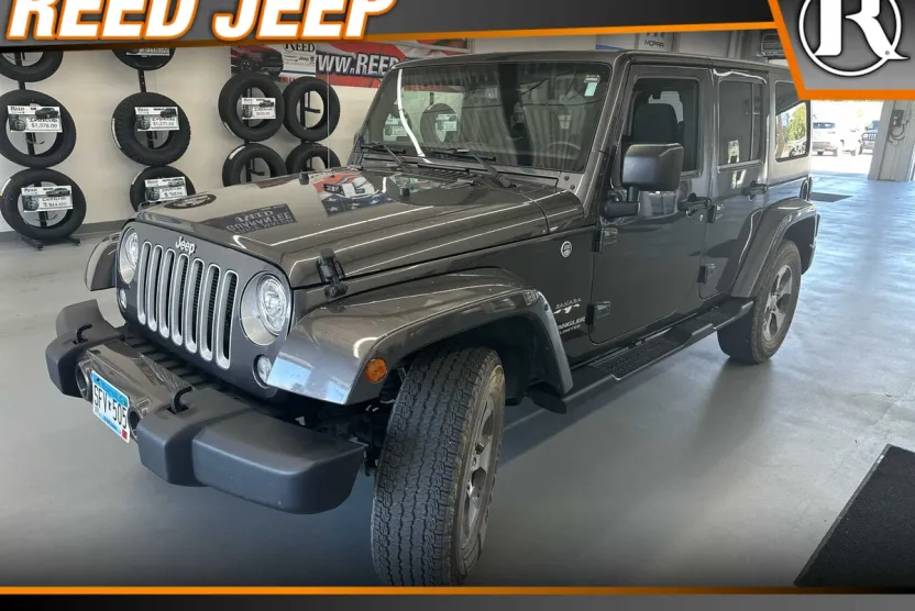 2017 Jeep Wrangler Unlimited Sahara photo 1