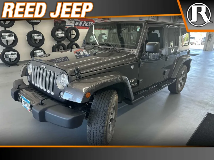 2017 Jeep Wrangler Unlimited Sahara photo 1