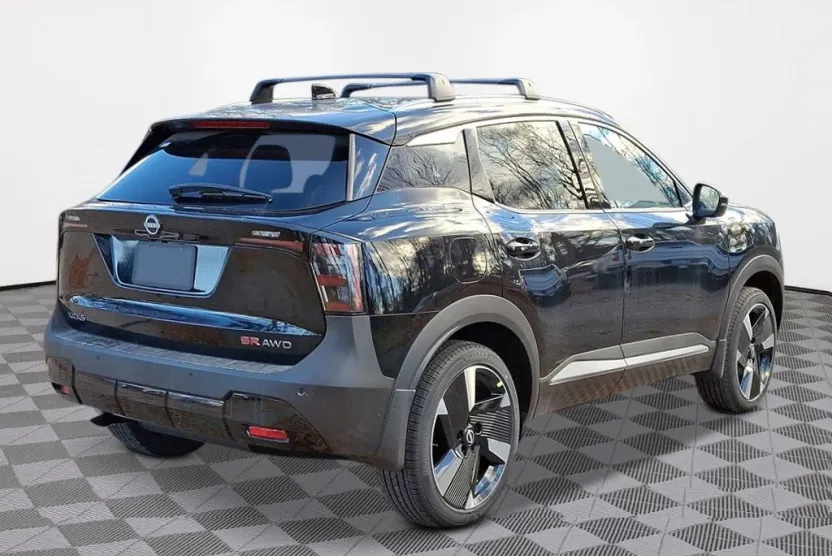 2026 Nissan Kicks SR photo 1