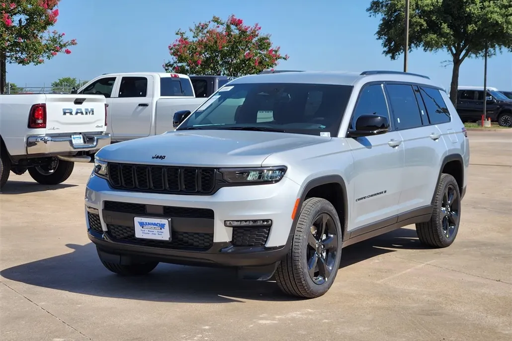 2025 Jeep Grand Cherokee Limited photo 1