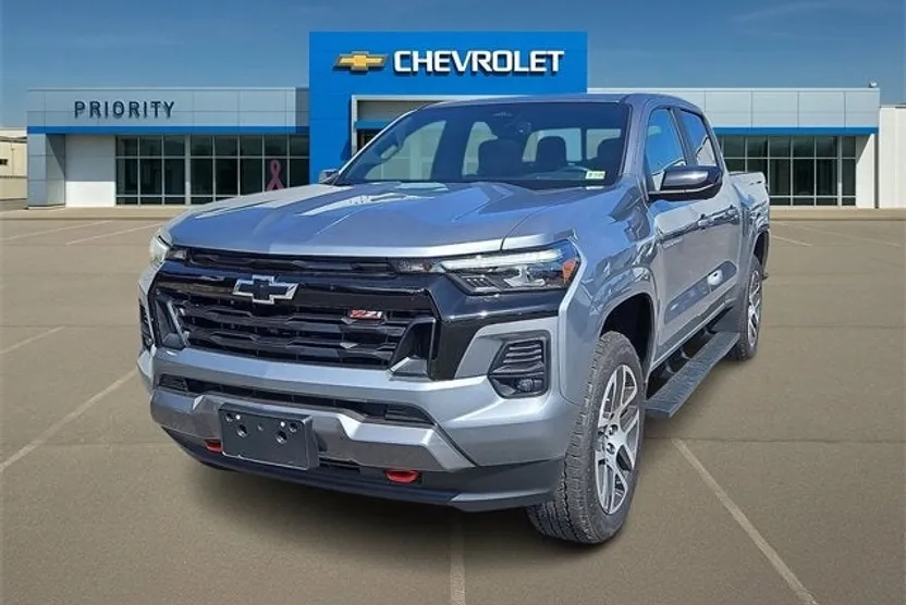 2024 Chevrolet Colorado Z71 photo 1