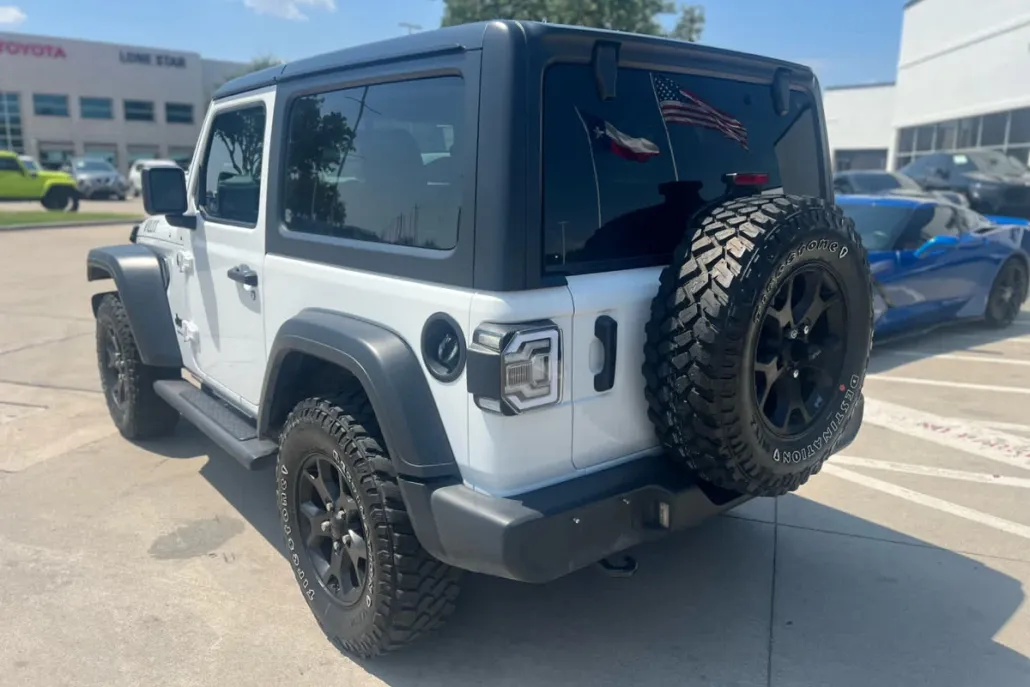 2021 Jeep Wrangler Willys photo 1