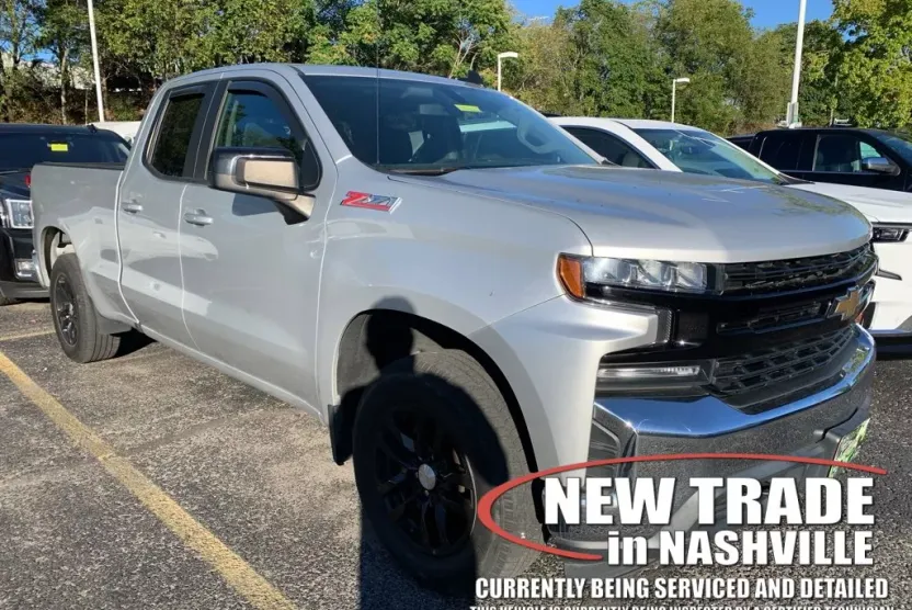 2019 Chevrolet Silverado 1500 LT photo 1