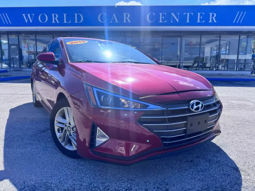 2019 Hyundai Elantra SEL photo 1