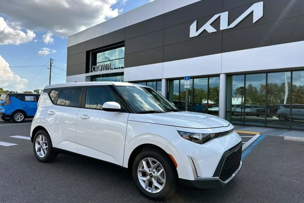 2025 Kia Soul S photo 1