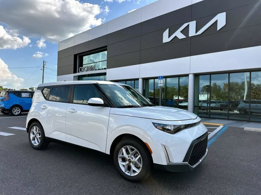 2025 Kia Soul S photo 1
