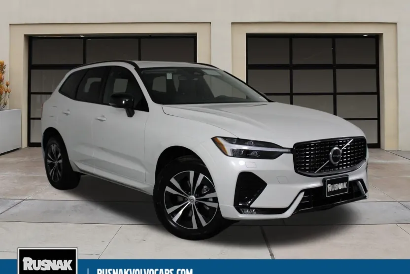 2025 Volvo XC60 B5 Core photo 1