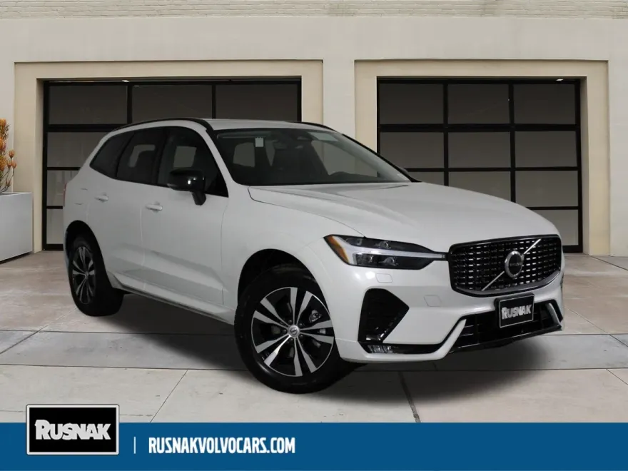 2025 Volvo XC60 B5 Core photo 1