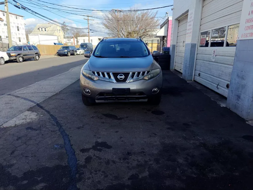 2009 Nissan Murano LE photo 1