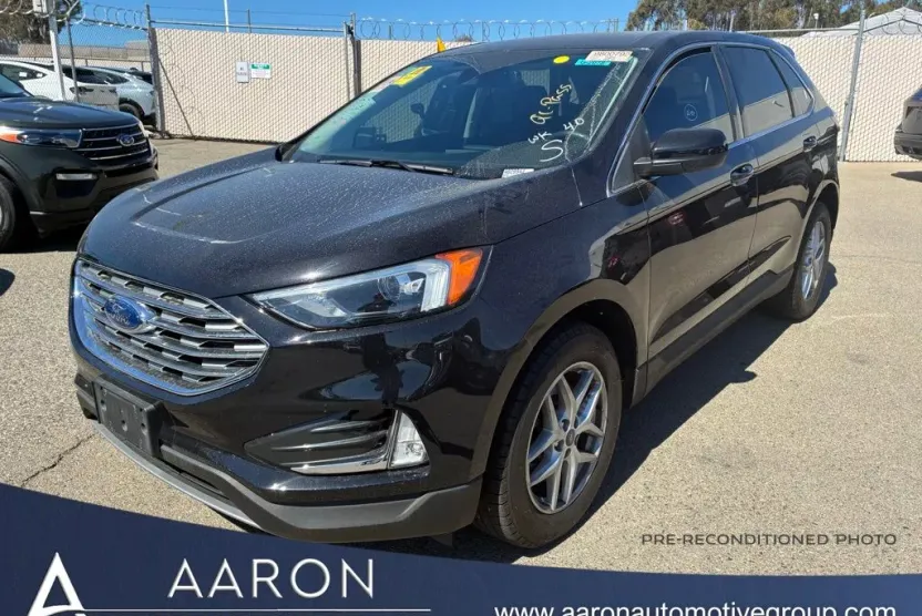 2022 Ford Edge SEL photo 1