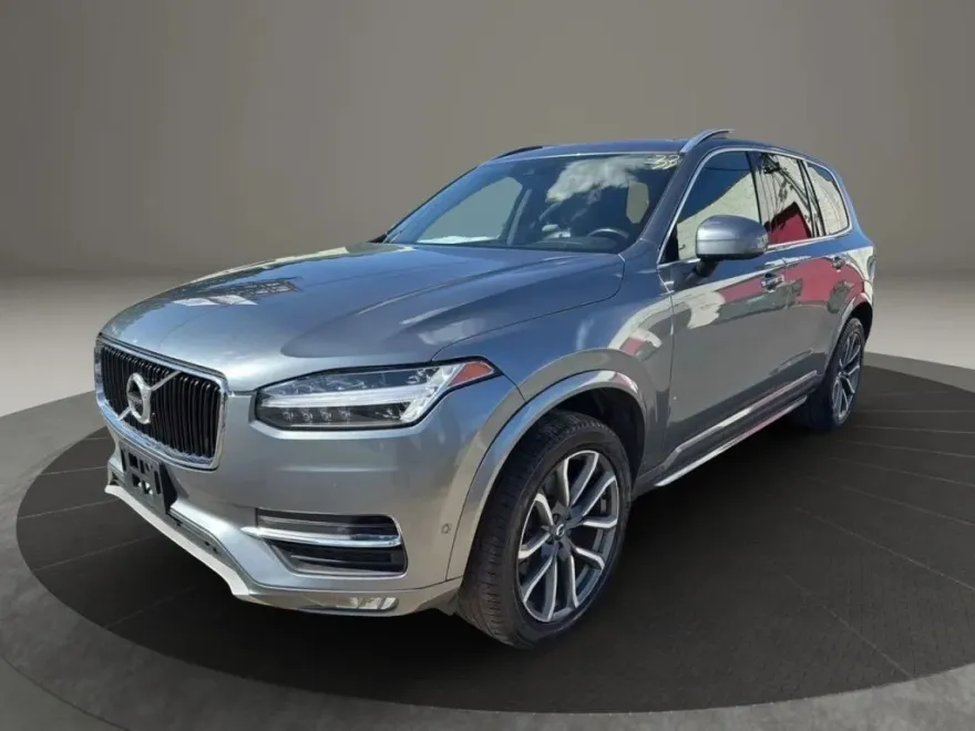 2018 Volvo XC90 Momentum photo 1