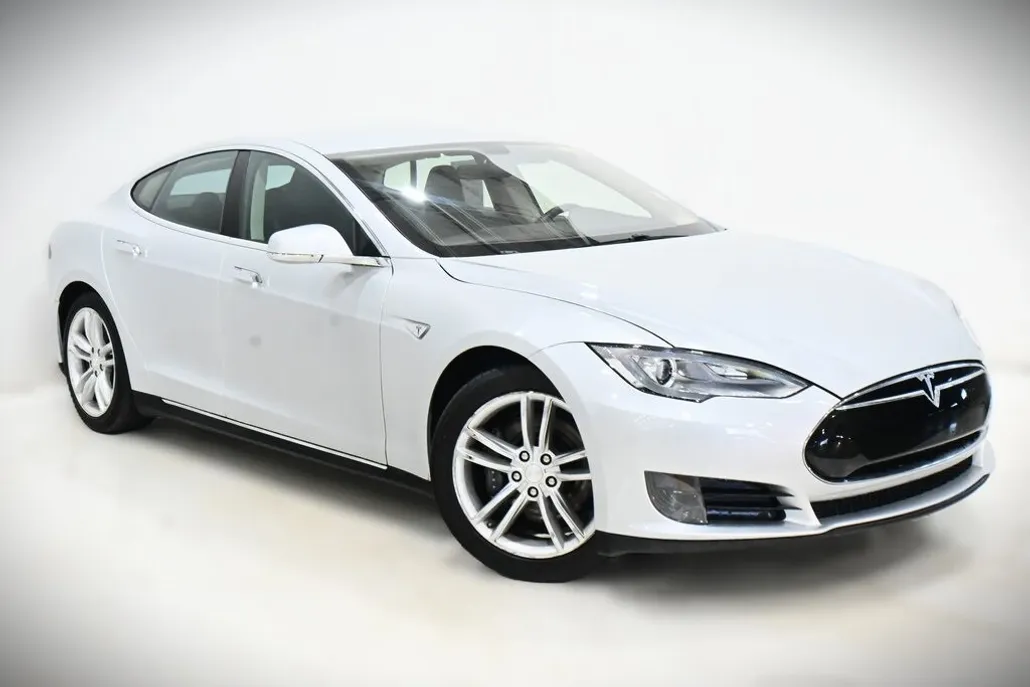 2013 Tesla Model S photo 1