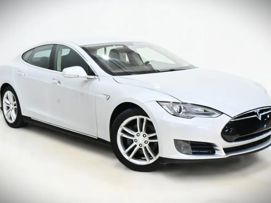 2013 Tesla Model S photo 1